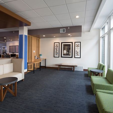 Holiday Inn Express & Suites Alpena - Downtown By Ihg Buitenkant foto