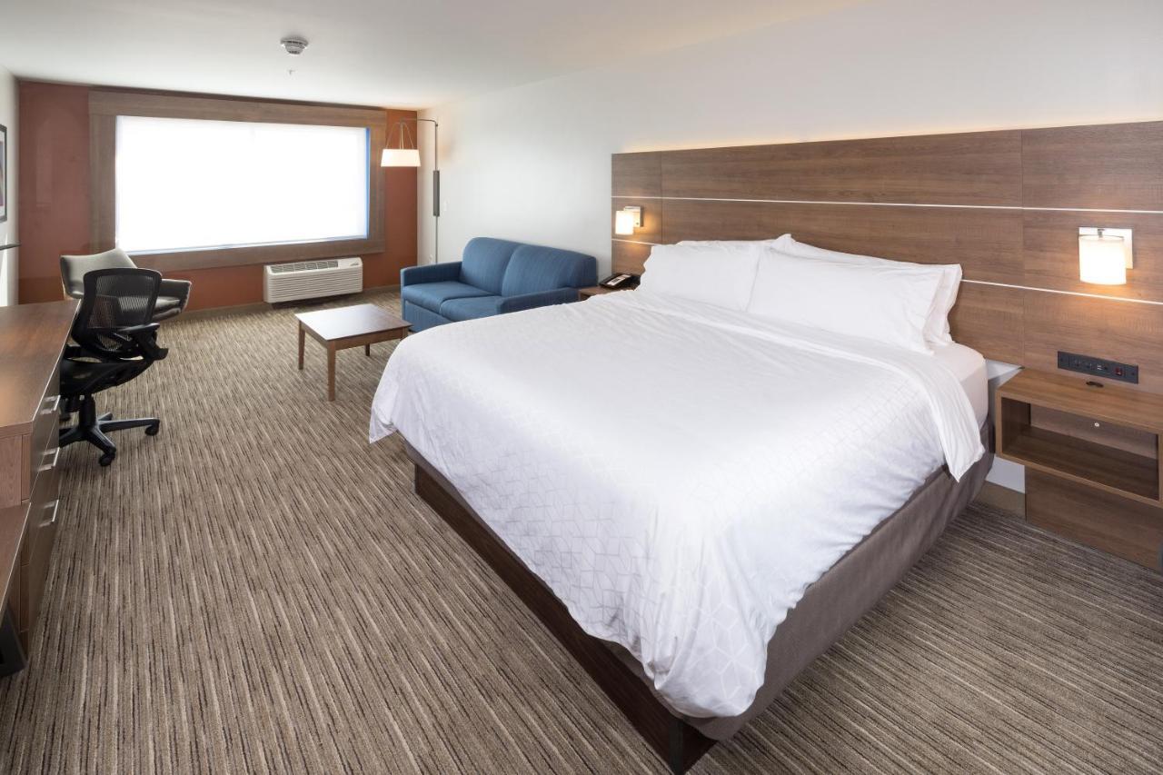 Holiday Inn Express & Suites Alpena - Downtown By Ihg Kamer foto