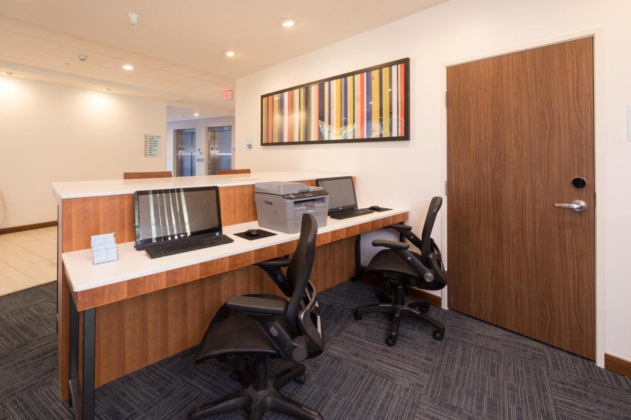 Holiday Inn Express & Suites Alpena - Downtown By Ihg Buitenkant foto