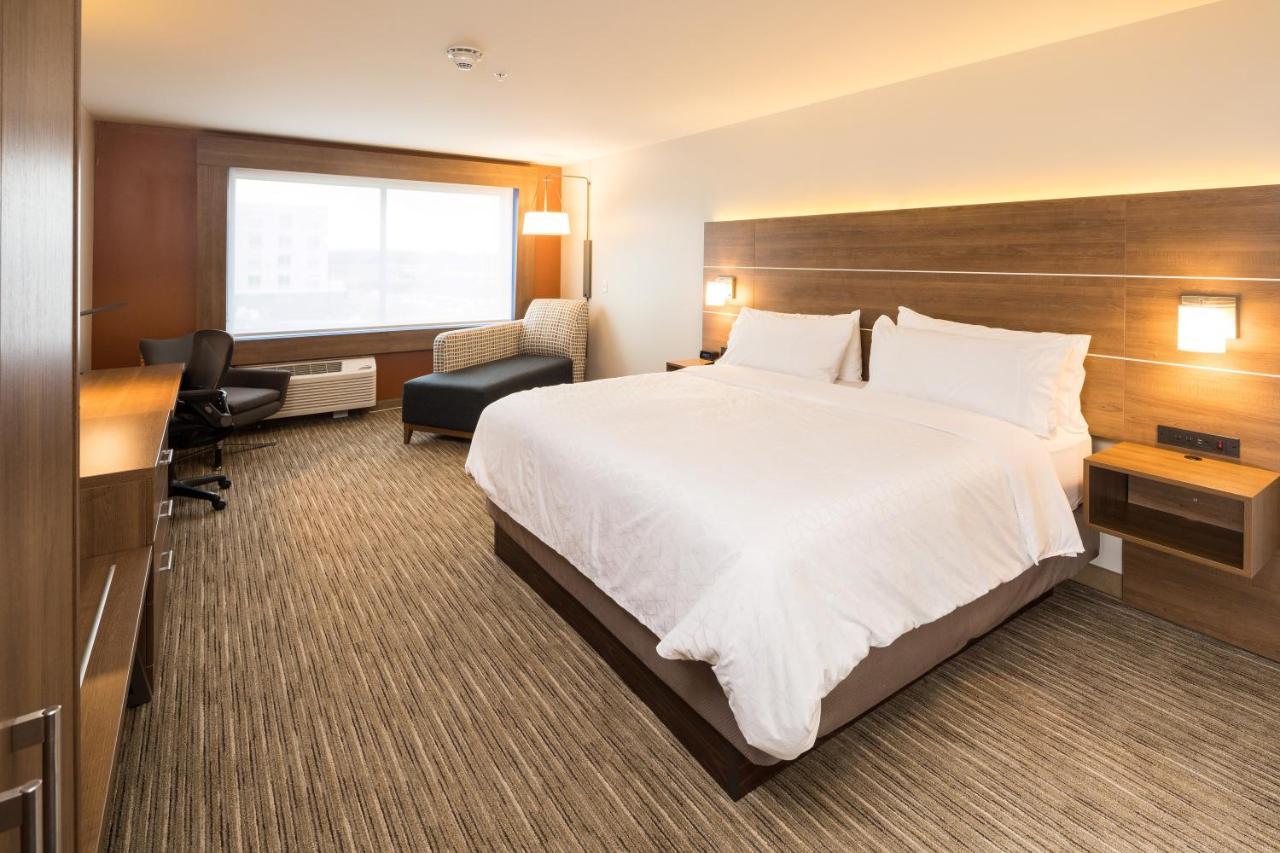Holiday Inn Express & Suites Alpena - Downtown By Ihg Buitenkant foto