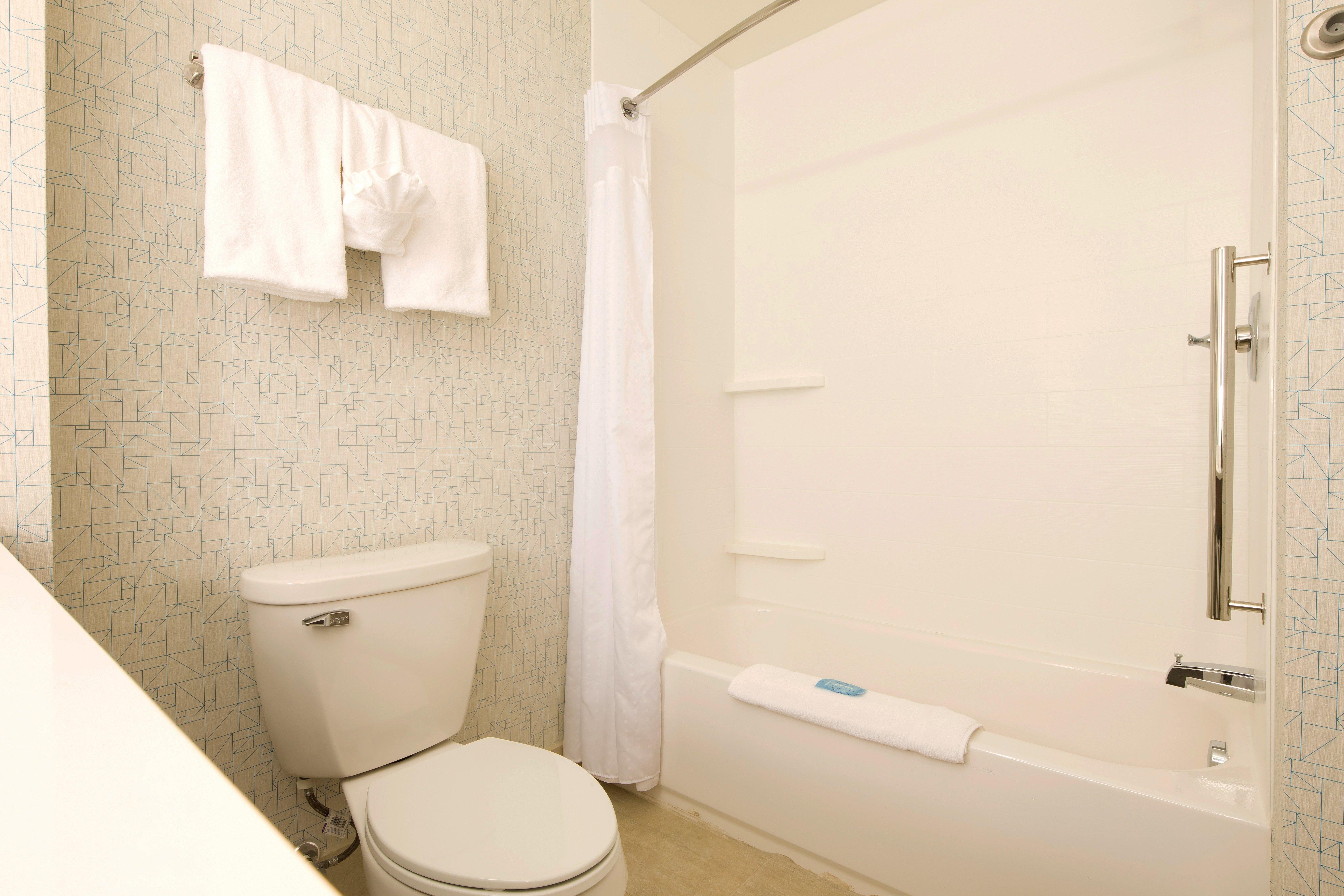 Holiday Inn Express & Suites Alpena - Downtown By Ihg Buitenkant foto