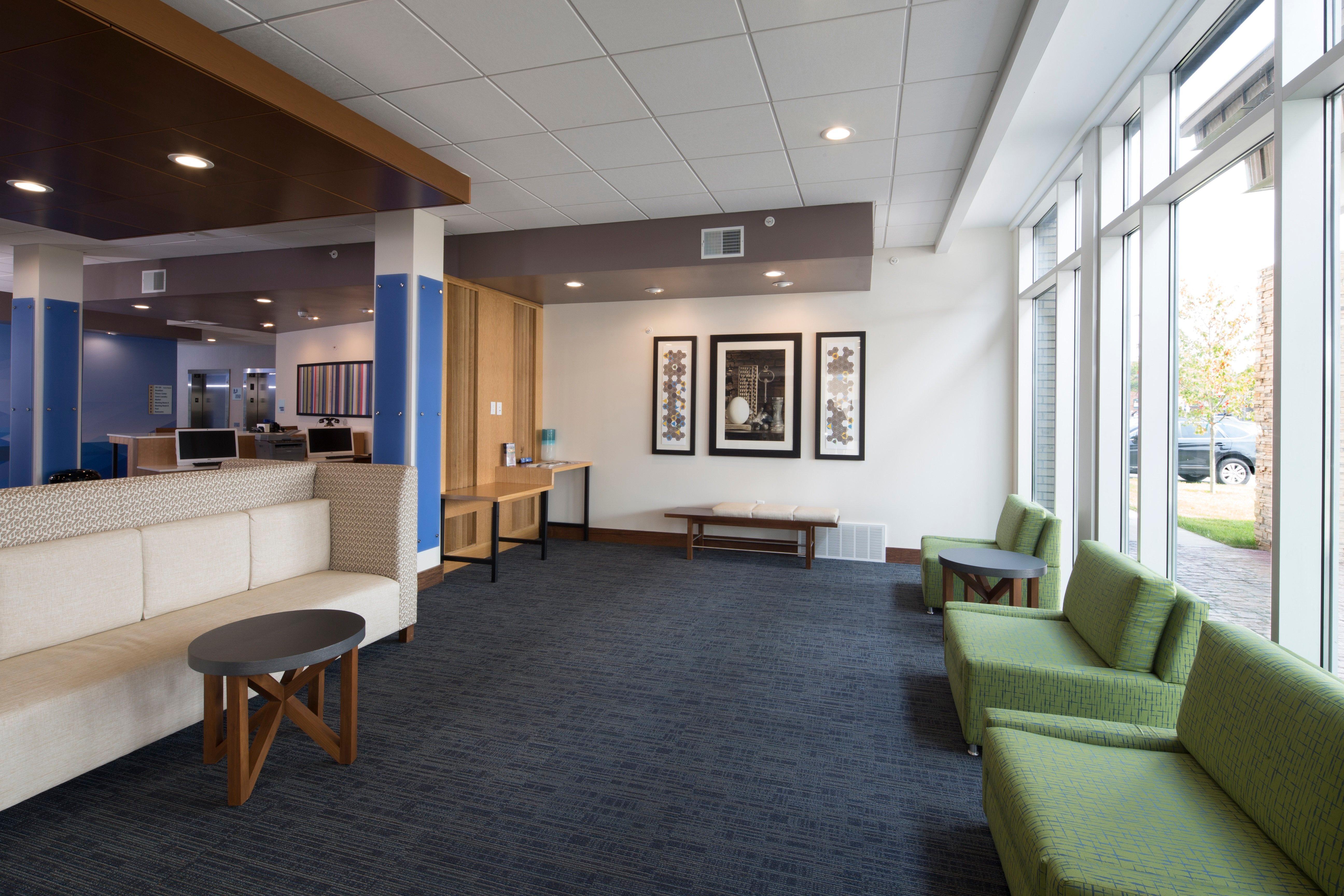 Holiday Inn Express & Suites Alpena - Downtown By Ihg Buitenkant foto