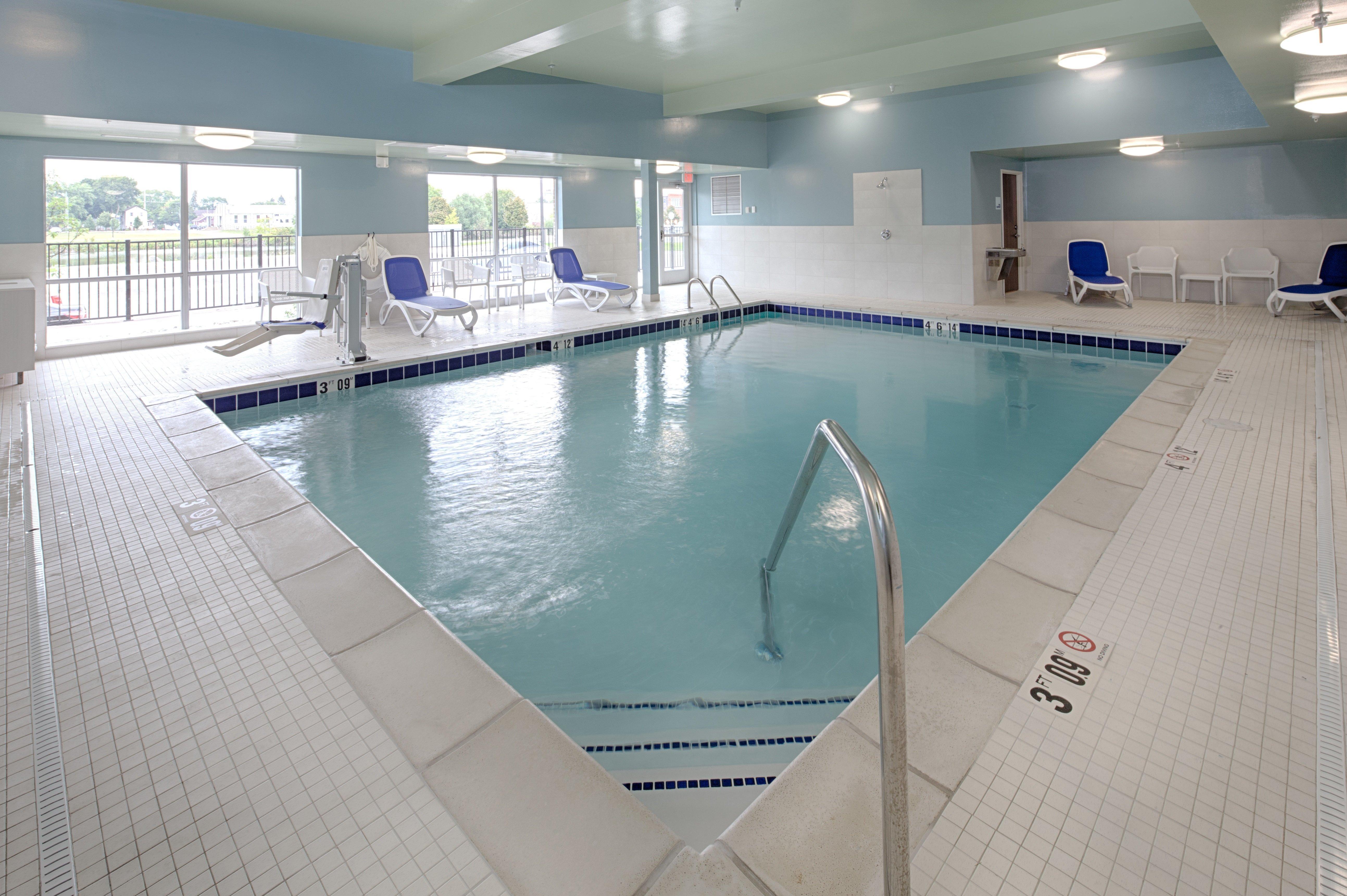 Holiday Inn Express & Suites Alpena - Downtown By Ihg Buitenkant foto