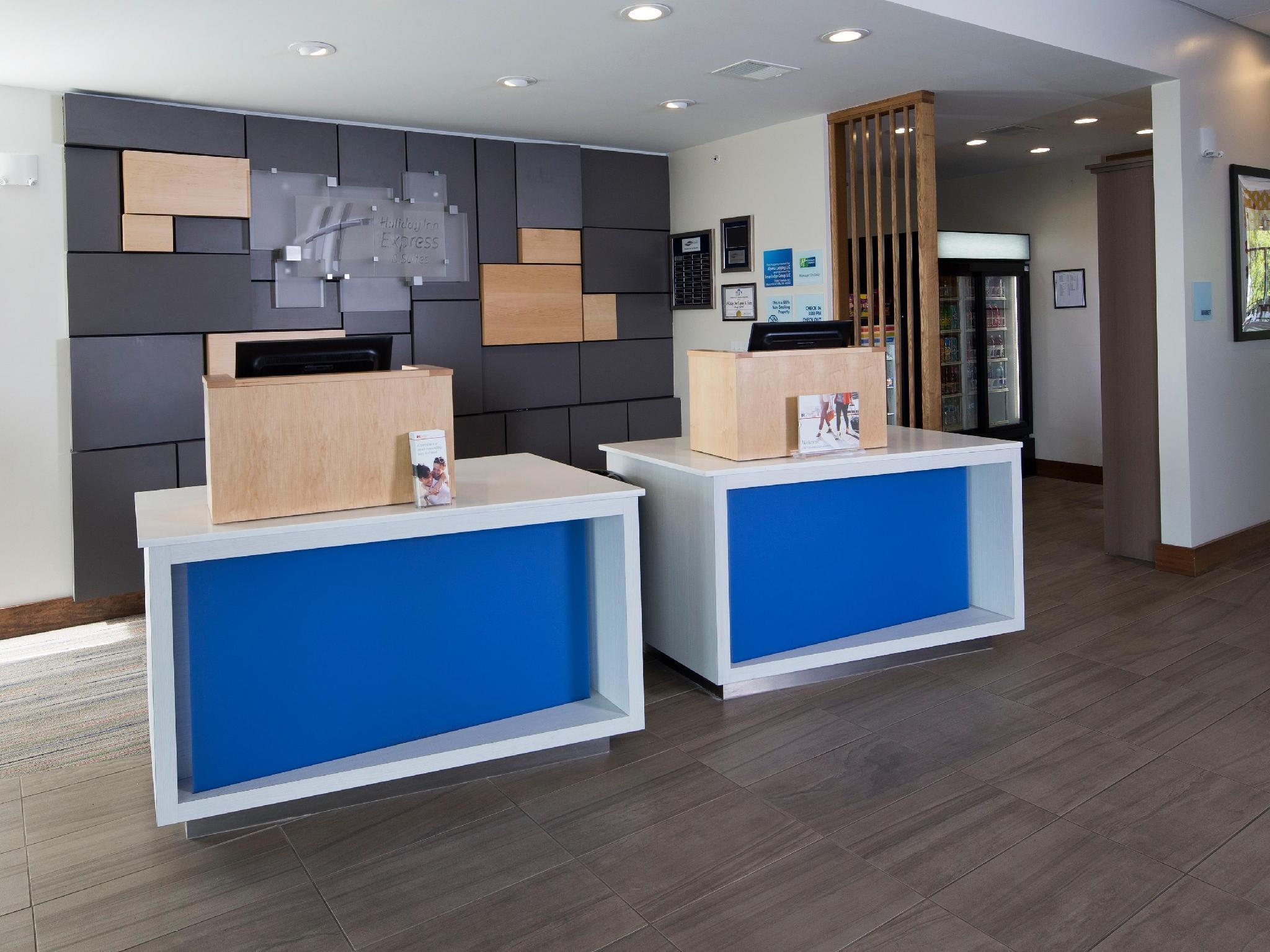 Holiday Inn Express & Suites Alpena - Downtown By Ihg Buitenkant foto