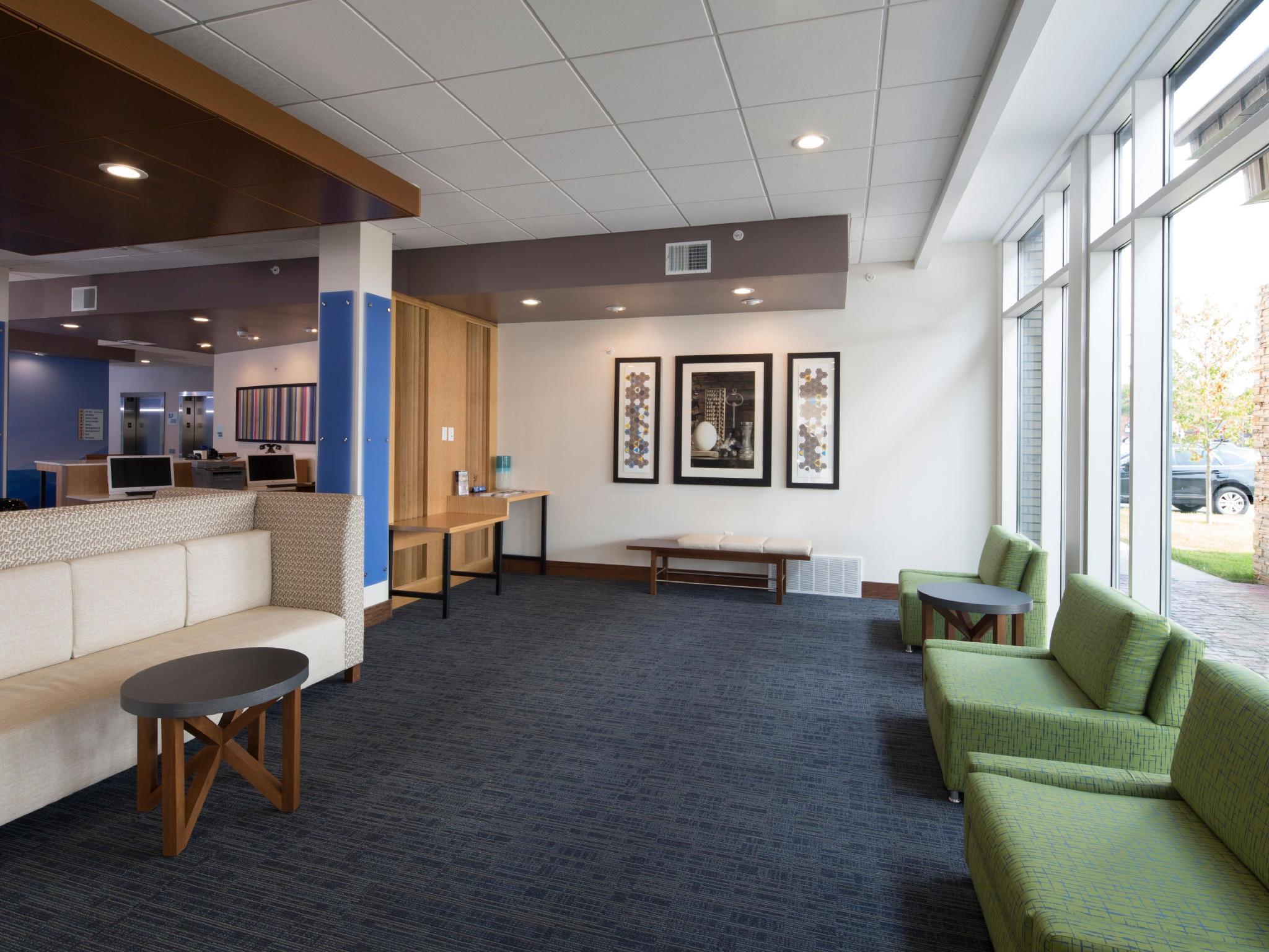 Holiday Inn Express & Suites Alpena - Downtown By Ihg Buitenkant foto